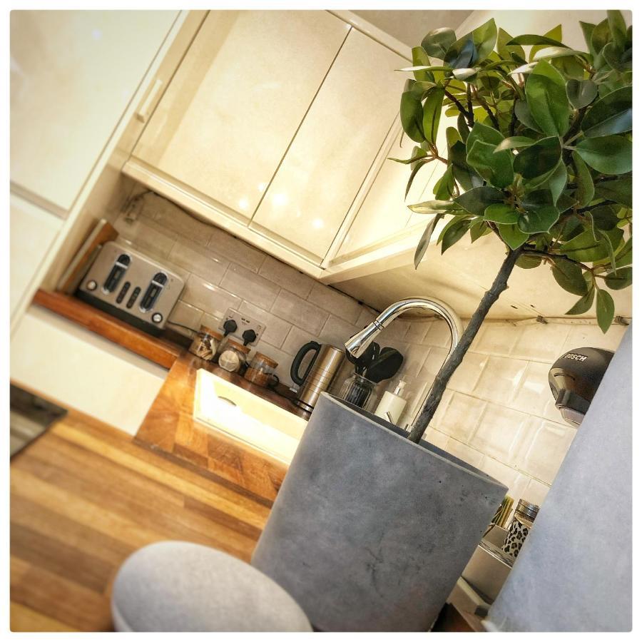 The Beach Hideaways Apartment Brighton ภายนอก รูปภาพ